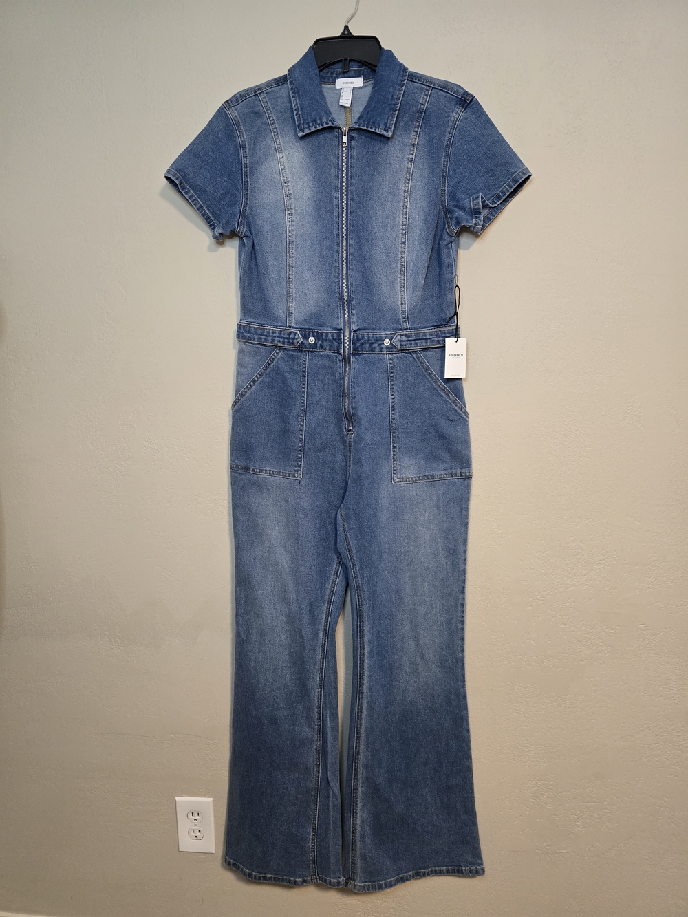 Forever 21 Medium Blue Denim Short-Sleeve Zip Front Jumpsuit Size Large